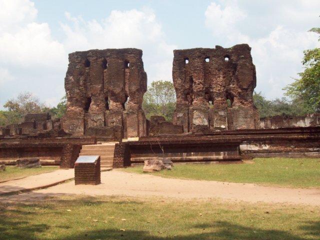 parakramabahuspalace.jpg