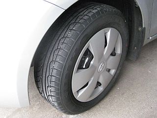 [Kumho KW17 Tire Image]