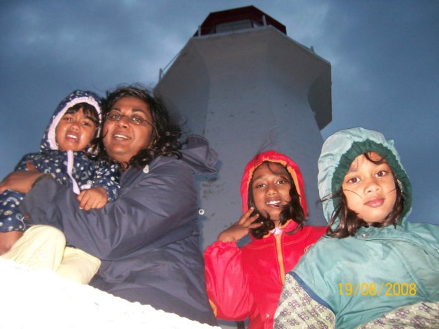 girlsbrightunderthelighthouse.jpg