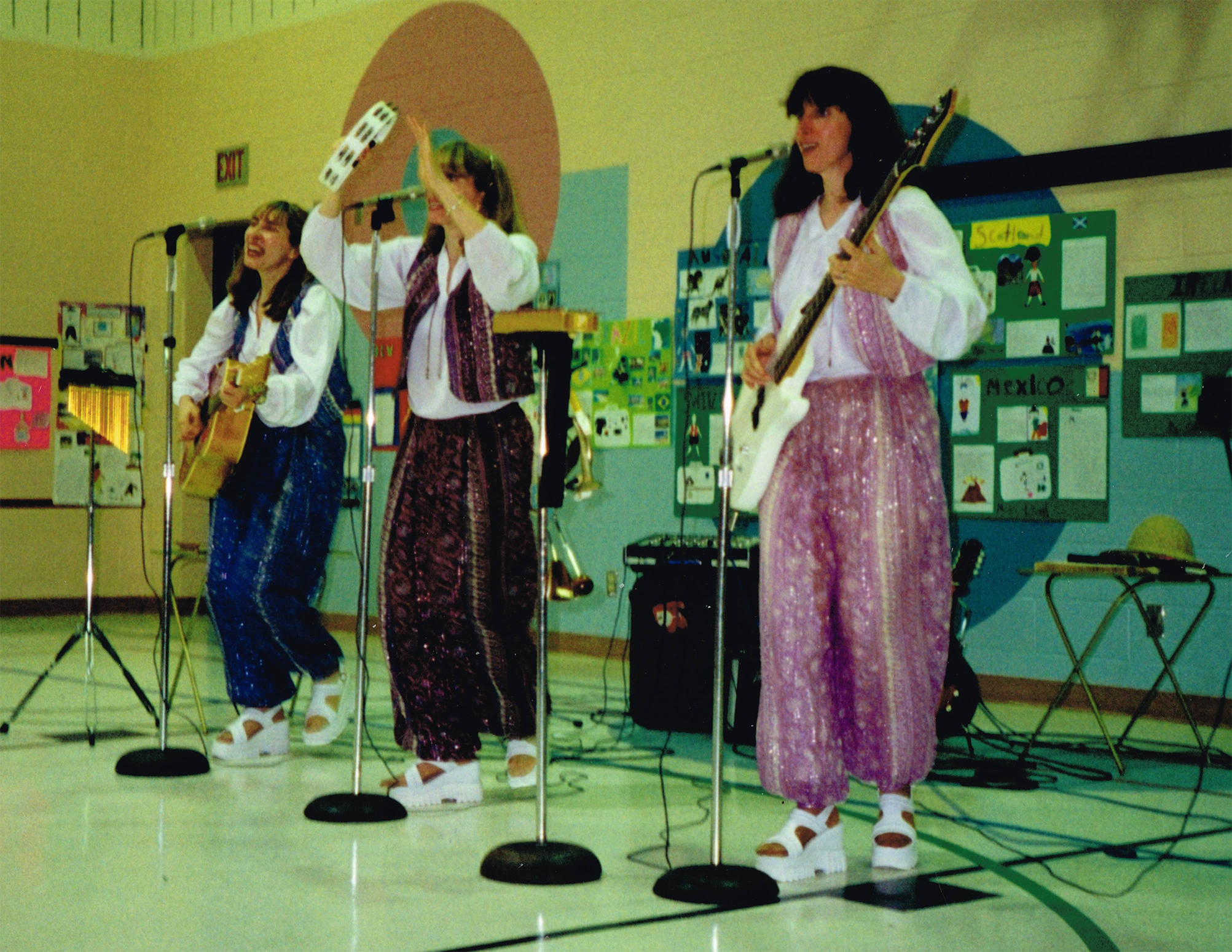 1998 7 mai Spectacle scolaire Immersion en français - Holy Redeemer